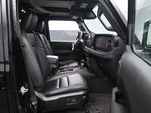 Used 2024 Jeep Wrangler Unlimited Rubicon AWD/4WD image 31