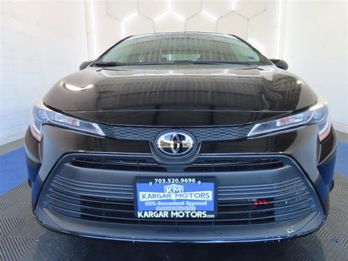 Used 2026 Toyota Corolla LE FWD image 2