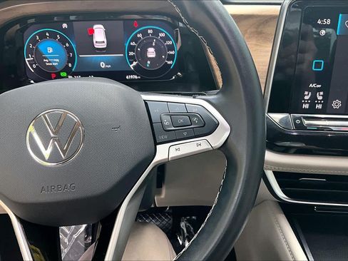 Used 2024 Volkswagen Atlas SE AWD/4WD image 24
