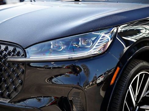 Used 2025 Lincoln Aviator Black Label w/ Jet Appearance Package image 13