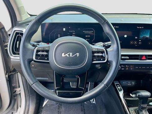 Used 2024 Kia Sorento SX image 11