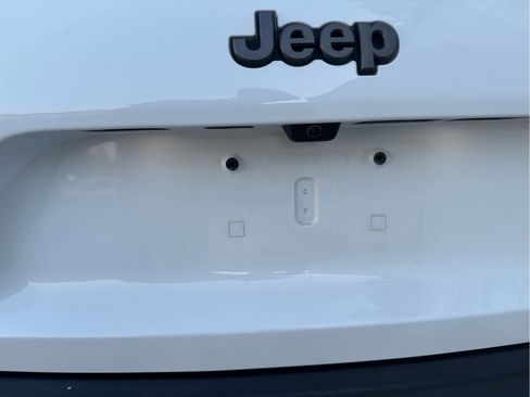Used 2022 Jeep Cherokee Trailhawk w/ Technology Group B AWD/4WD image 20