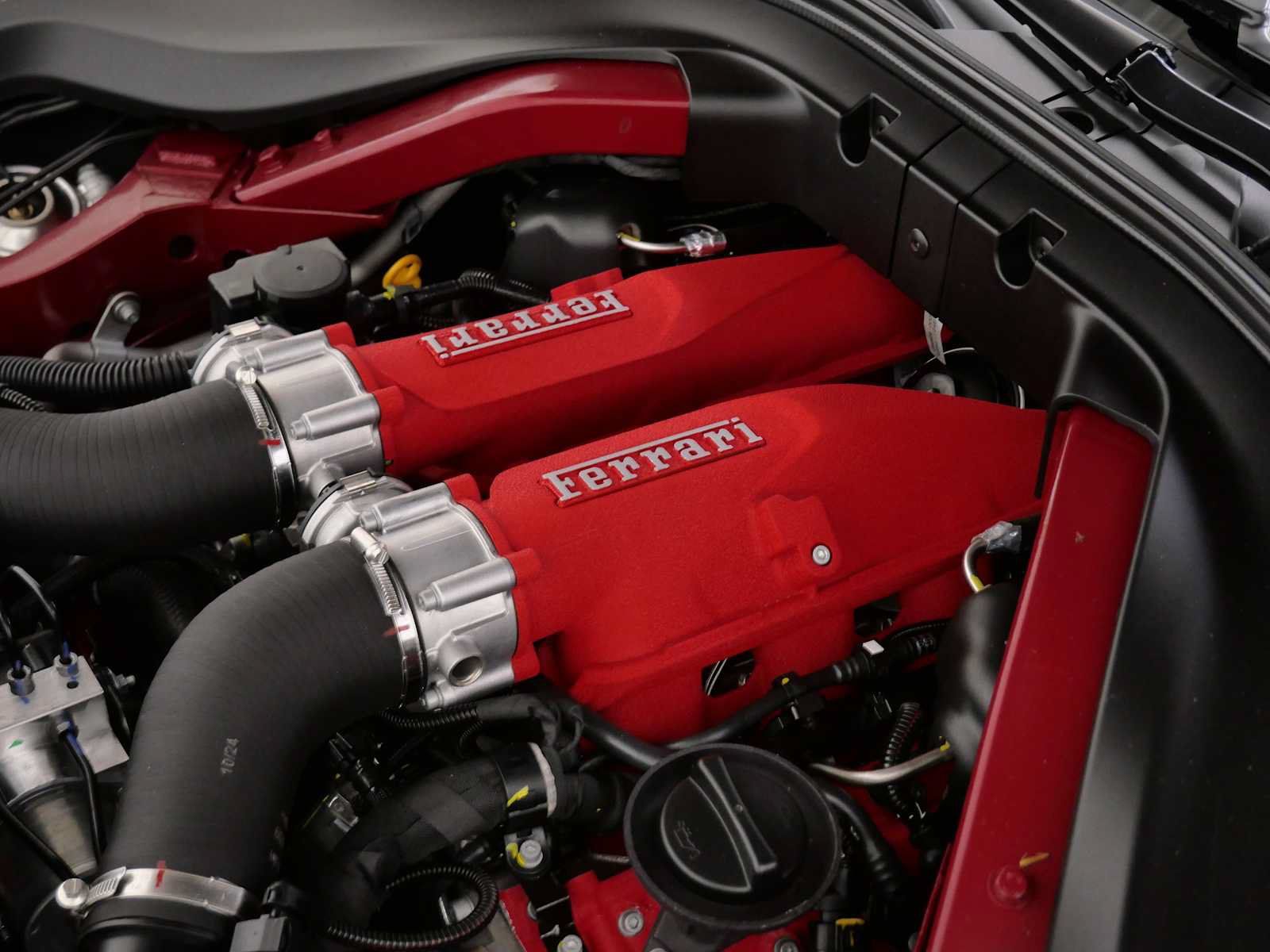 Certified 2025 Ferrari Roma Spider RWD image 31