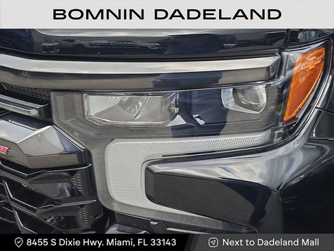 Used 2025 Chevrolet Silverado 1500 ZR2 w/ Technology Package image 13