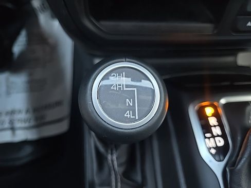 Used 2018 Jeep Wrangler Unlimited Sahara image 69