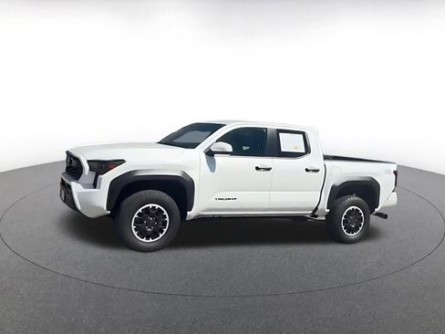 Used 2025 Toyota Tacoma TRD Off-Road image 7