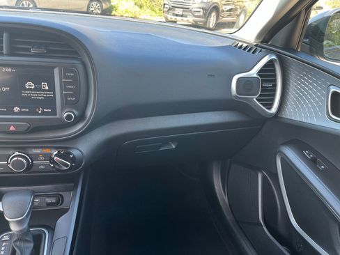 Used 2025 Kia Soul LX w/ LX Technology Package image 32