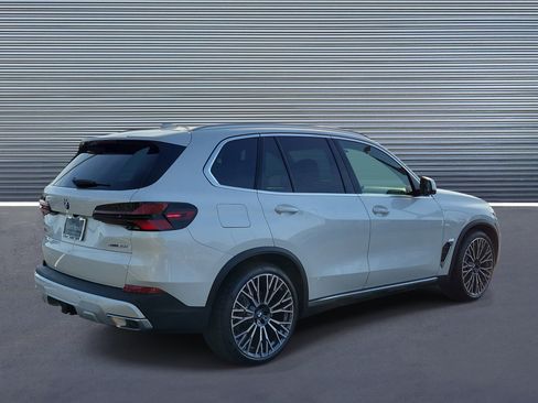 New 2026 BMW X5 xDrive40i image 3