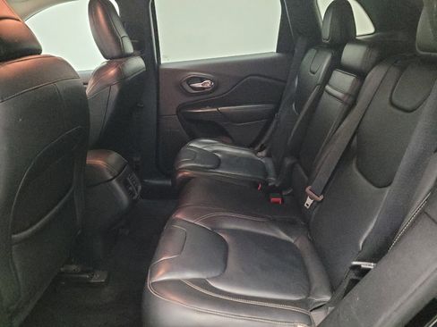 Used 2016 Jeep Cherokee Limited FWD image 18
