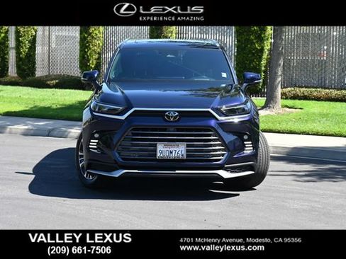 Used 2025 Toyota Grand Highlander AWD Hybrid image 2