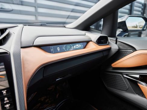 Used 2025 Lamborghini Revuelto AWD/4WD image 78
