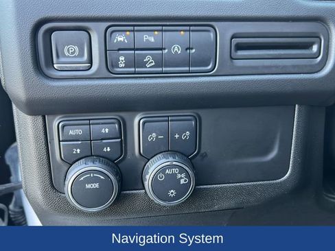 Certified 2023 Chevrolet Suburban Premier AWD/4WD image 13