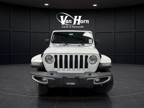 Used 2022 Jeep Wrangler Unlimited Sahara w/ Cold Weather Group AWD/4WD image 9