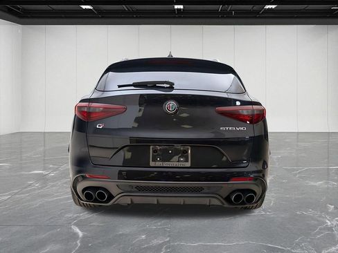 Used 2023 Alfa Romeo Stelvio Quadrifoglio image 10