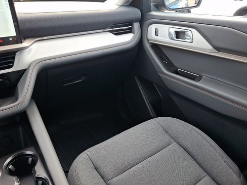 New 2026 Ford Explorer Active AWD/4WD image 18