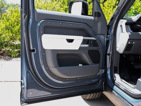 New 2026 Land Rover Defender 110 X-Dynamic SE AWD/4WD image 52