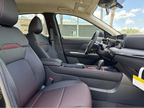 New 2026 Nissan Kicks SR FWD image 8