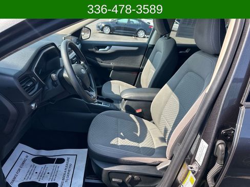 Used 2020 Ford Escape SE image 15