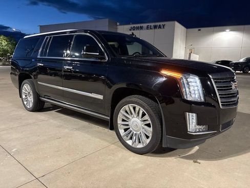 Used 2019 Cadillac Escalade ESV Platinum AWD/4WD image 3