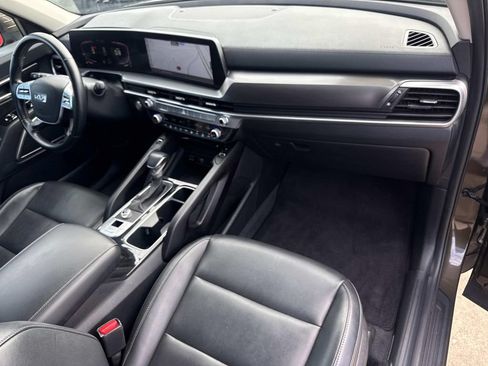 Used 2025 Kia Telluride S FWD image 18