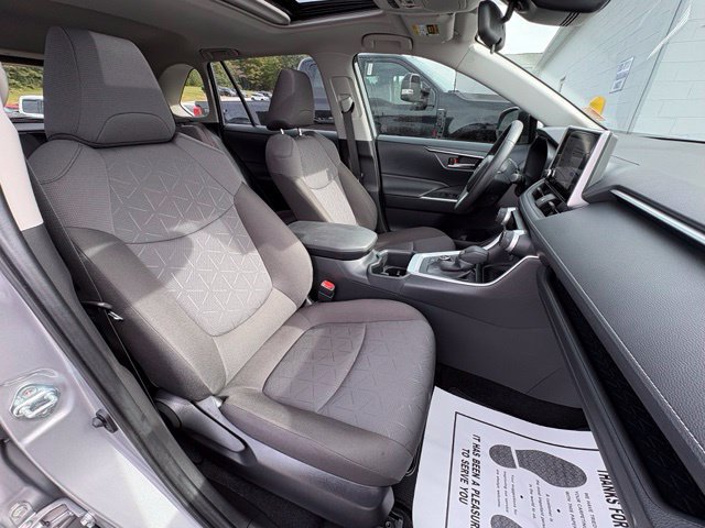 Used 2025 Toyota RAV4 XLE w/ Convenience Package AWD/4WD image 28