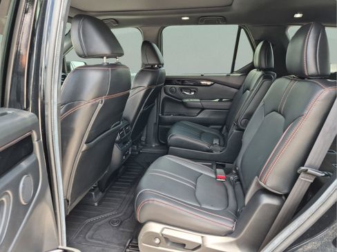Certified 2025 Honda Pilot TrailSport image 17
