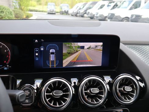 Certified 2025 Mercedes-Benz GLA 250 4MATIC image 24