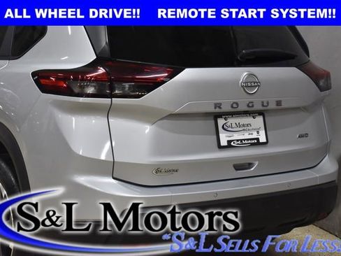 Used 2025 Nissan Rogue SV AWD/4WD image 9