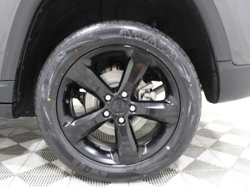 Used 2023 Jeep Grand Cherokee Altitude AWD/4WD image 47