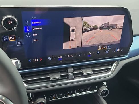 New 2026 Chevrolet Equinox EV LT w/ LPO, Blackout Package FWD image 33