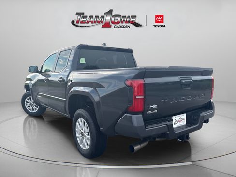 Used 2025 Toyota Tacoma SR5 AWD/4WD image 6