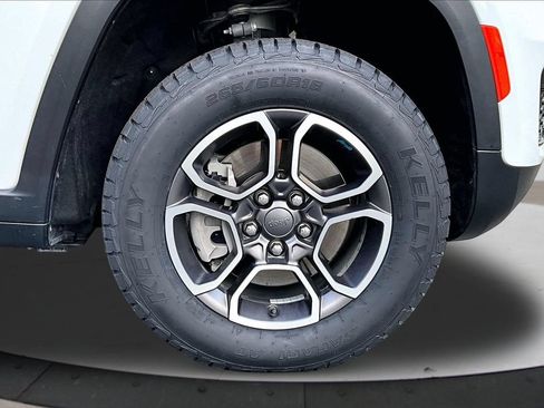Used 2023 Jeep Grand Cherokee Trailhawk AWD/4WD image 35