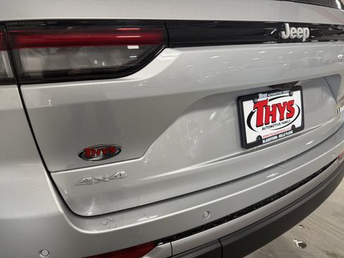 New 2026 Jeep Grand Cherokee Limited image 5