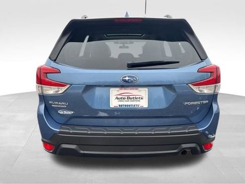 Used 2023 Subaru Forester Premium image 7