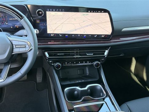 New 2026 Chevrolet Traverse Z71 w/ Enhanced Driving Package image 15