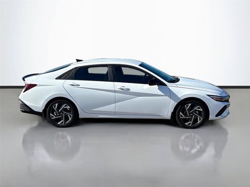 Certified 2025 Hyundai Elantra Sport FWD image 16