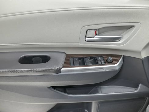 Used 2024 Toyota Sienna XLE w/ XLE Plus Package FWD image 13