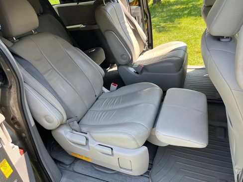 Used 2014 Toyota Sienna XLE AWD/4WD image 7