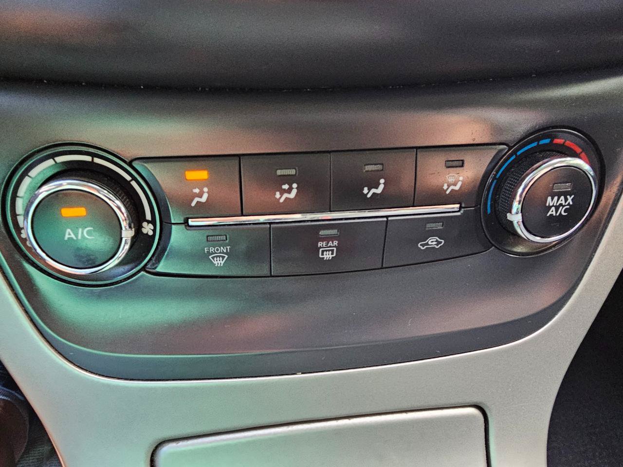 Used 2015 Nissan Sentra SV FWD image 40