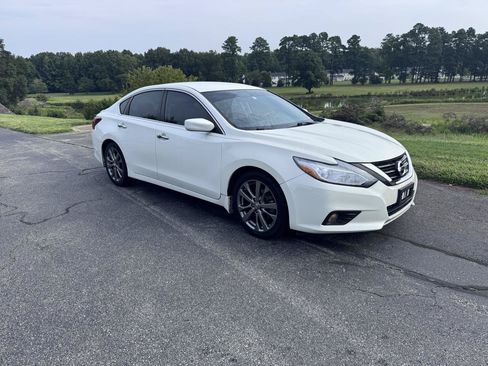 Used 2018 Nissan Altima 2.5 SR w/ SR Special Edition FWD image 23