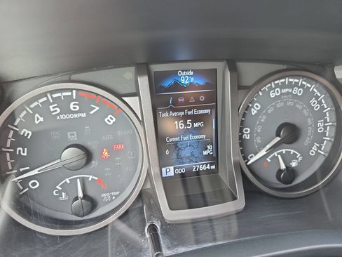 Used 2023 Toyota Tacoma TRD Sport w/ Technology Package AWD/4WD image 18