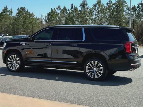 Used 2022 GMC Yukon XL Denali image 6