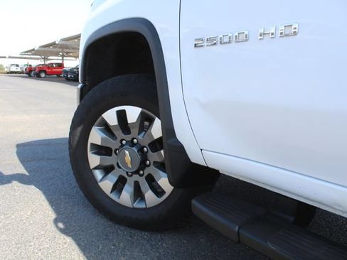 Used 2024 Chevrolet Silverado 2500 Custom w/ Custom Value Package AWD/4WD image 10
