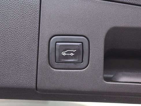 Used 2023 Cadillac XT4 Luxury FWD image 37