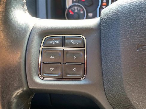 Used 2020 RAM 1500 Classic SLT w/ Luxury Group image 18