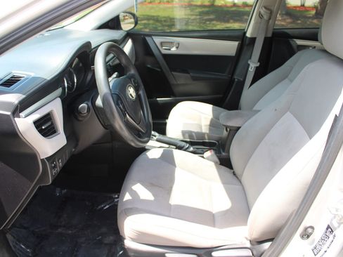 Used 2014 Toyota Corolla LE FWD image 9
