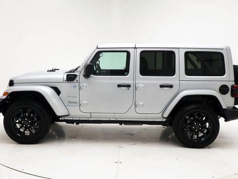 Used 2024 Jeep Wrangler Unlimited Sahara AWD/4WD image 6