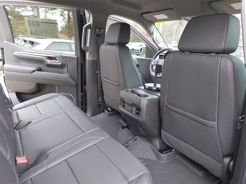 Used 2024 Chevrolet Silverado 1500 LT Trail Boss w/ Convenience Package II image 11