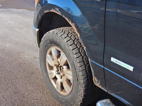 Used 2011 Ford F150 XLT w/ XLT Chrome Pkg image 13