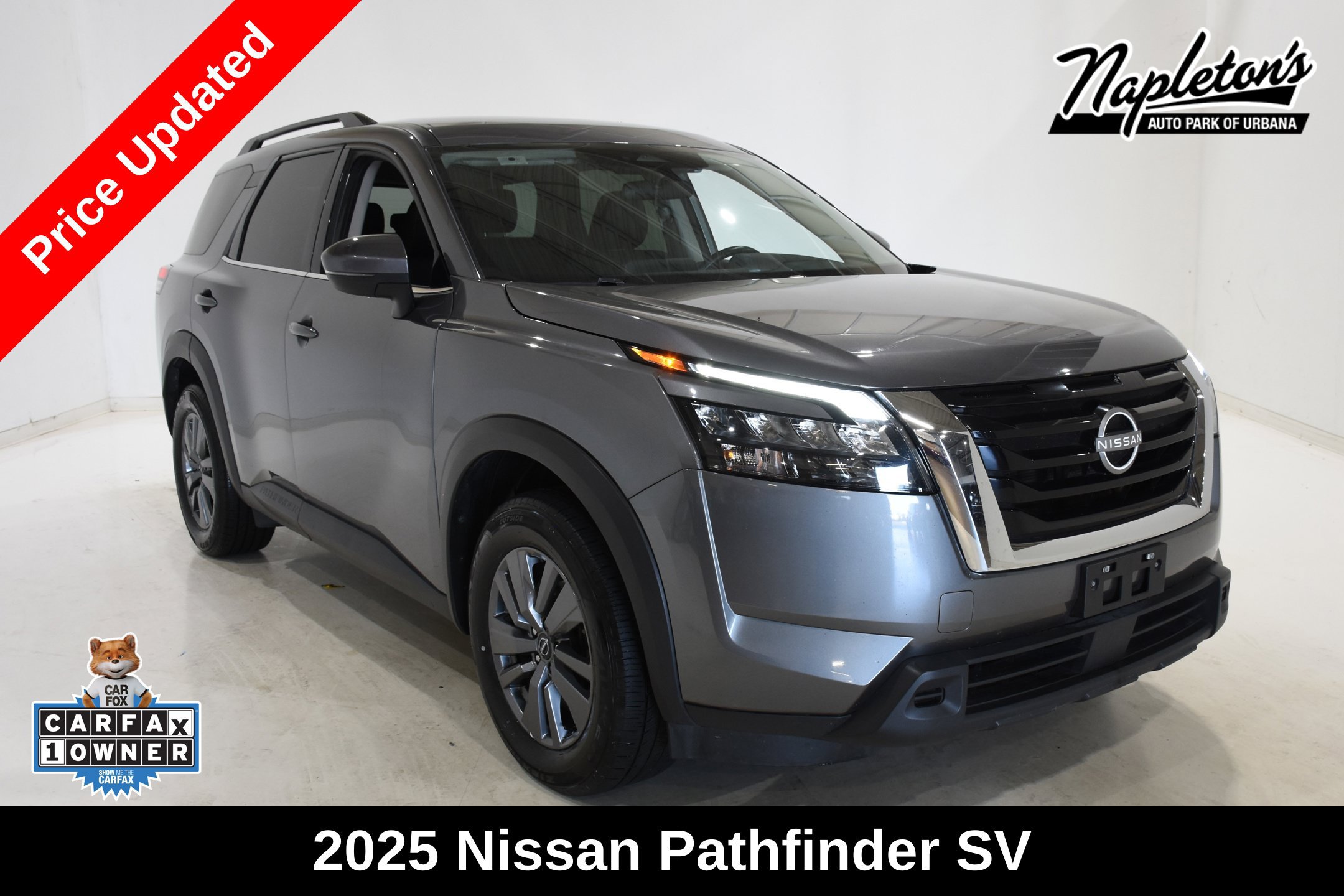 Used 2025 Nissan Pathfinder SV FWD image 1